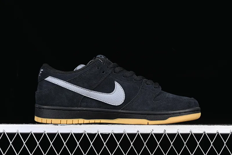 All categories Nk SB Dunk Series Nk SB Dunk Low Low-top sneakers N version Nk SB Dunk Low Raw rubber black and gray SB Dunk Series low-top casual sports skateboard shoes BQ6817-010